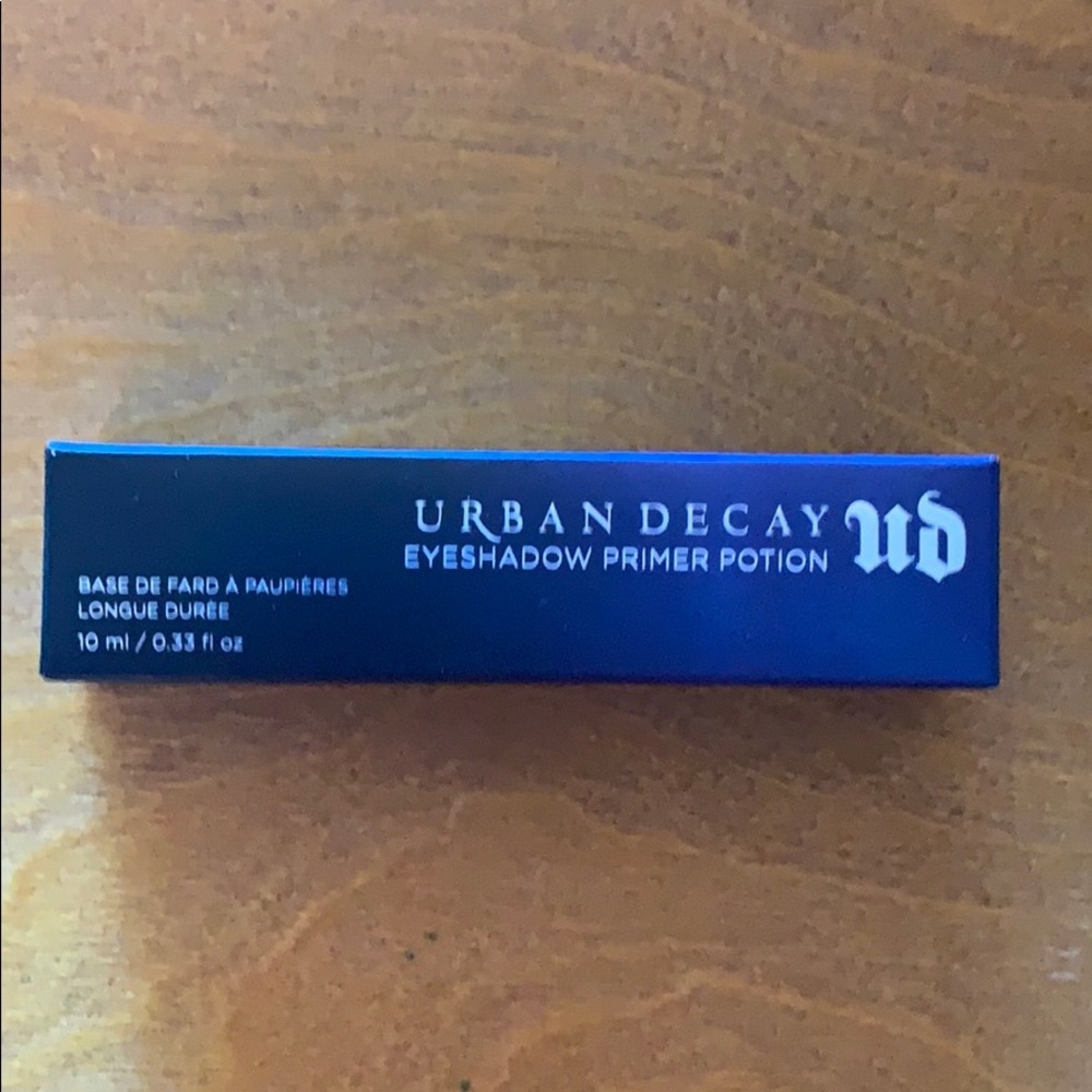 Urban Decay eyeshadow primer potion